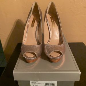 New BCBG MA-DART BLUSH GLITTER STREAK Heels SZ 8.5